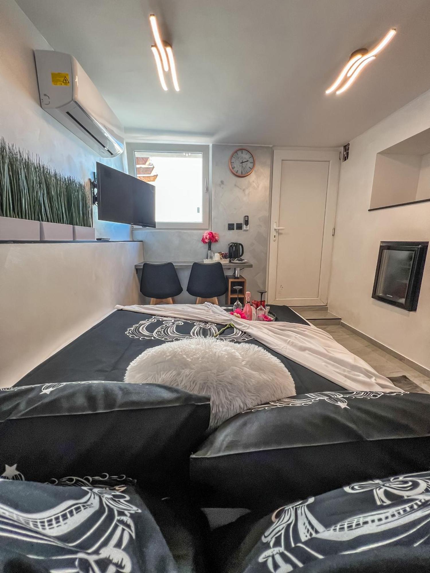 Apartment Sova Or Deluxe Room 33 بليد المظهر الخارجي الصورة